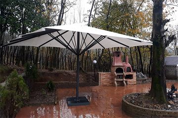 Siyahkal Villa Retractable Umbrella